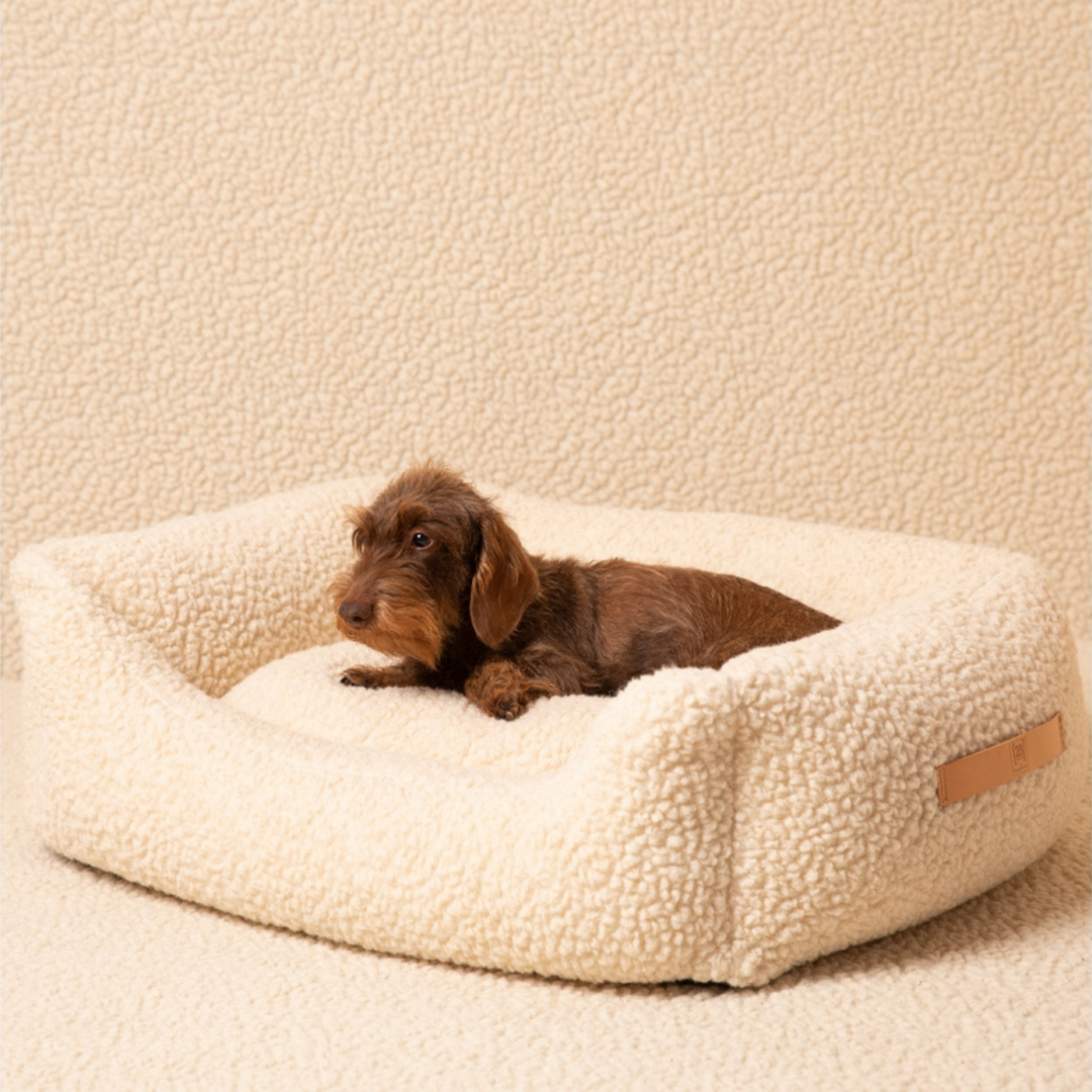 Henri Bouclé Wool Dog Bed